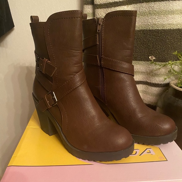 Soda Shoes - Soda Brown Ankle Boots